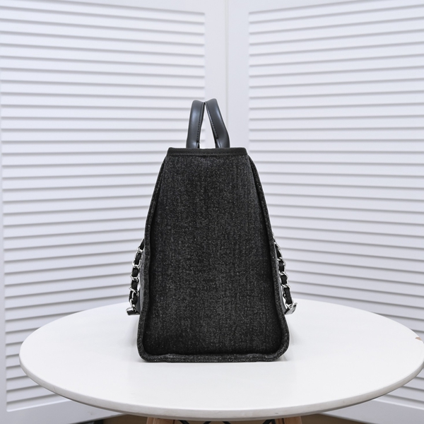 シャネルバッグ着用イメージ